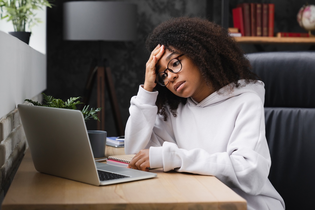 AI ads drive clicks but drive customers away, study finds