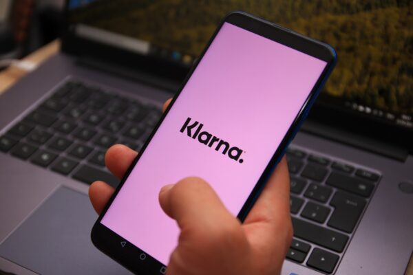 Klarna rethinks AI push, rehires humans after automation stumbles