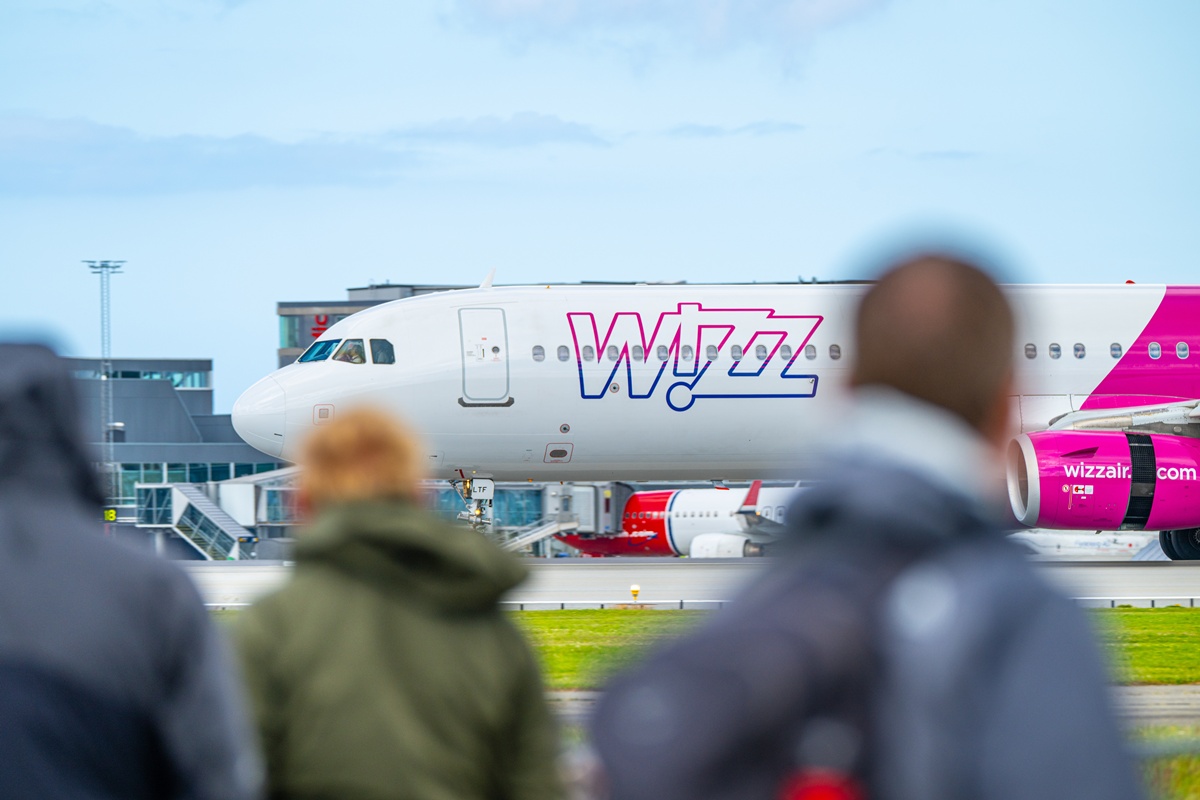 Would You Give Up Your Flight for €100? Wizz Air Thinks You Might