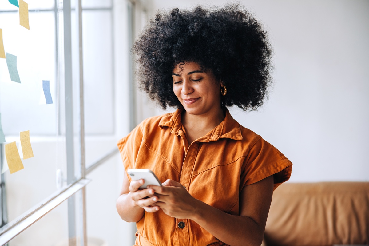 Text Me, Don’t Email Me: The Retail CX Wake-Up Call