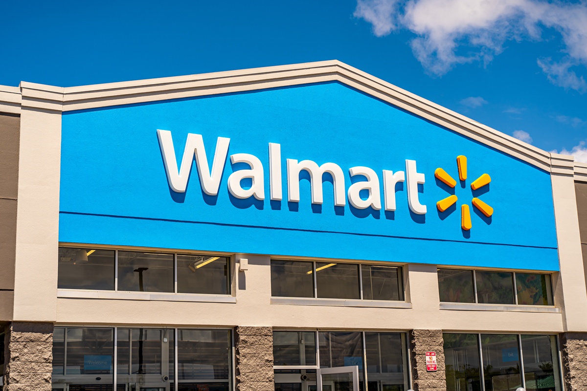 Walmart Launches AI to Help 1.5 Million Workers Communicate in 44 Languages