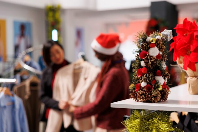 Retailers’ Holiday Wish Enough Staff to Serve the Surge
