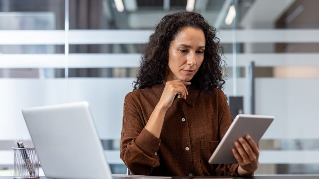 Data Confirms B2B Buyers Trust Peers Over Vendors