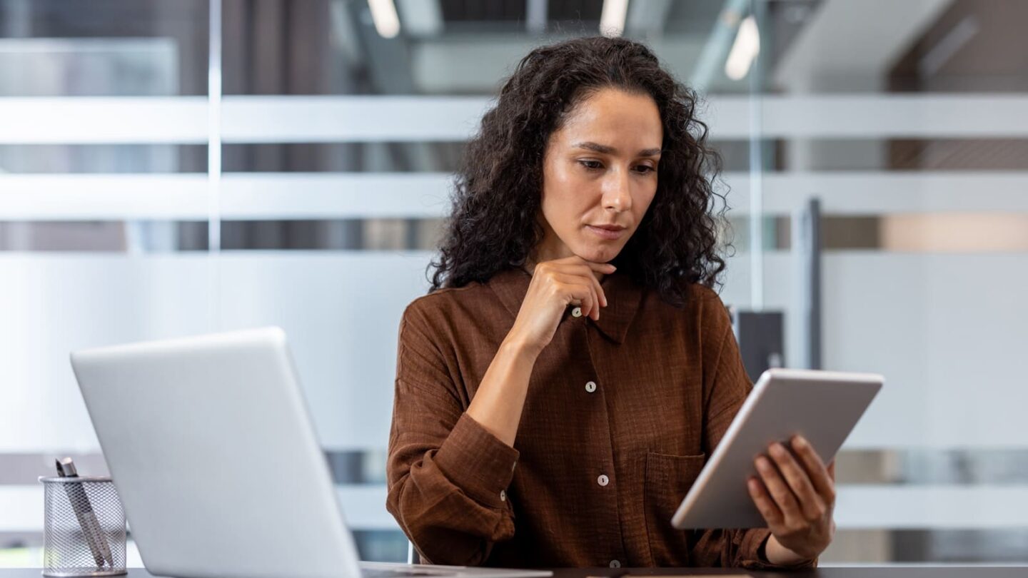 Data Confirms B2B Buyers Trust Peers Over Vendors