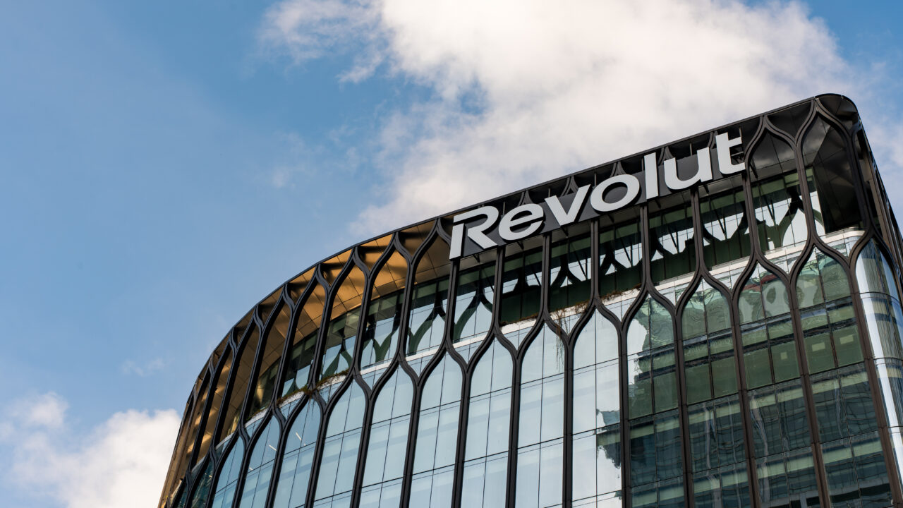 Revolut graduate return to office policy